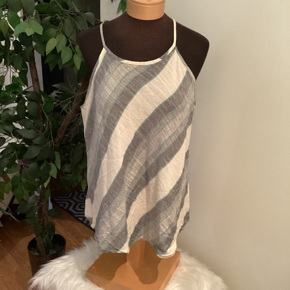 Maurice’s summer tank Woman’s XL cream gray and blue keyhole with tie cl… - Picture 1 of 13